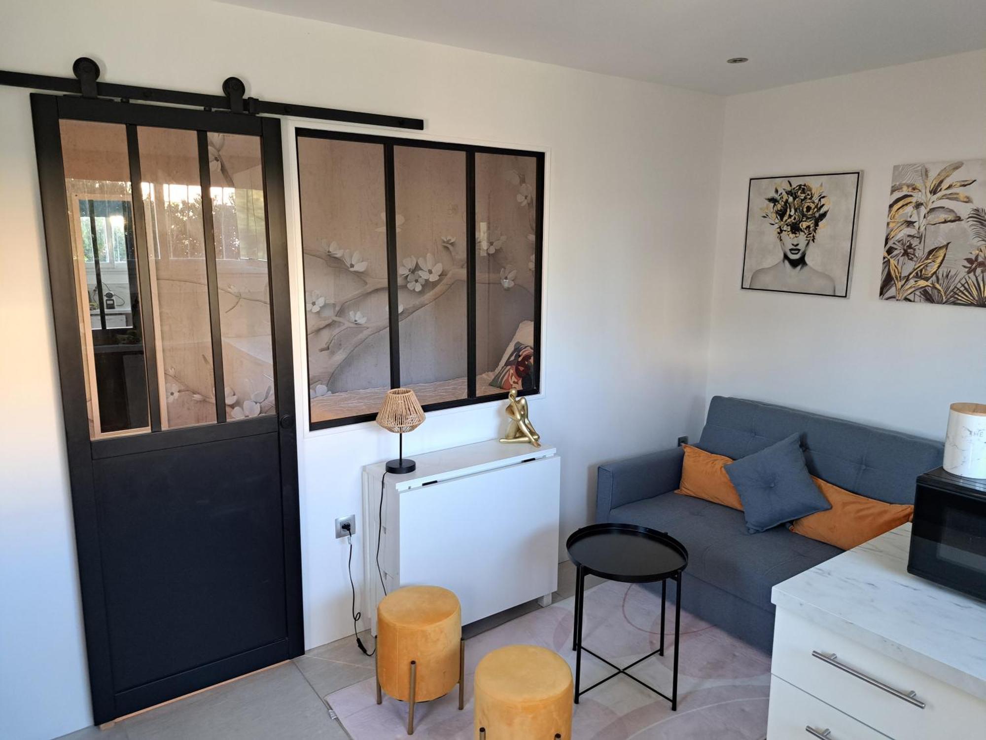 Seduisant Studio Avec Cour Privative La Crau Bagian luar foto