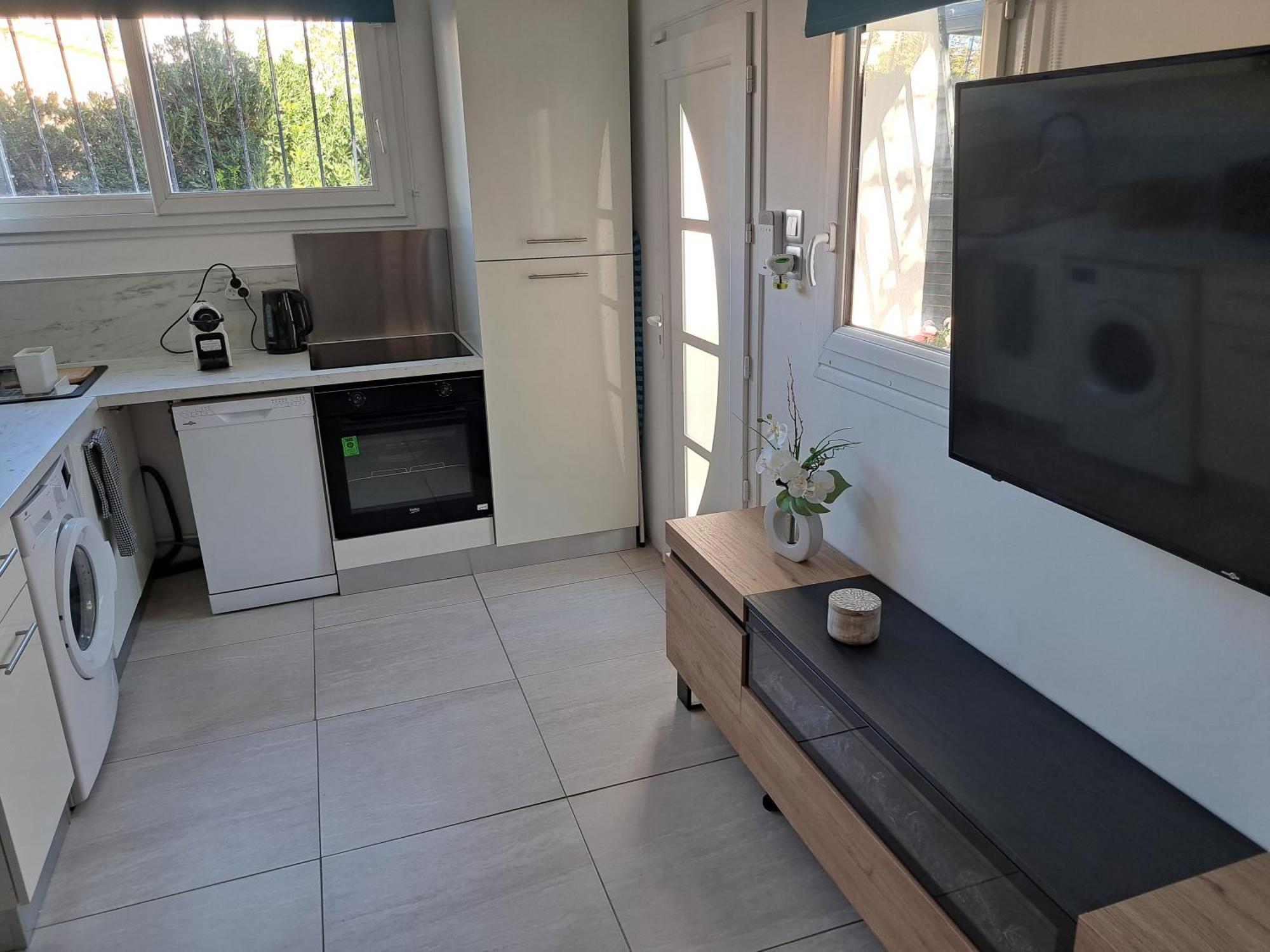 Seduisant Studio Avec Cour Privative La Crau Bagian luar foto