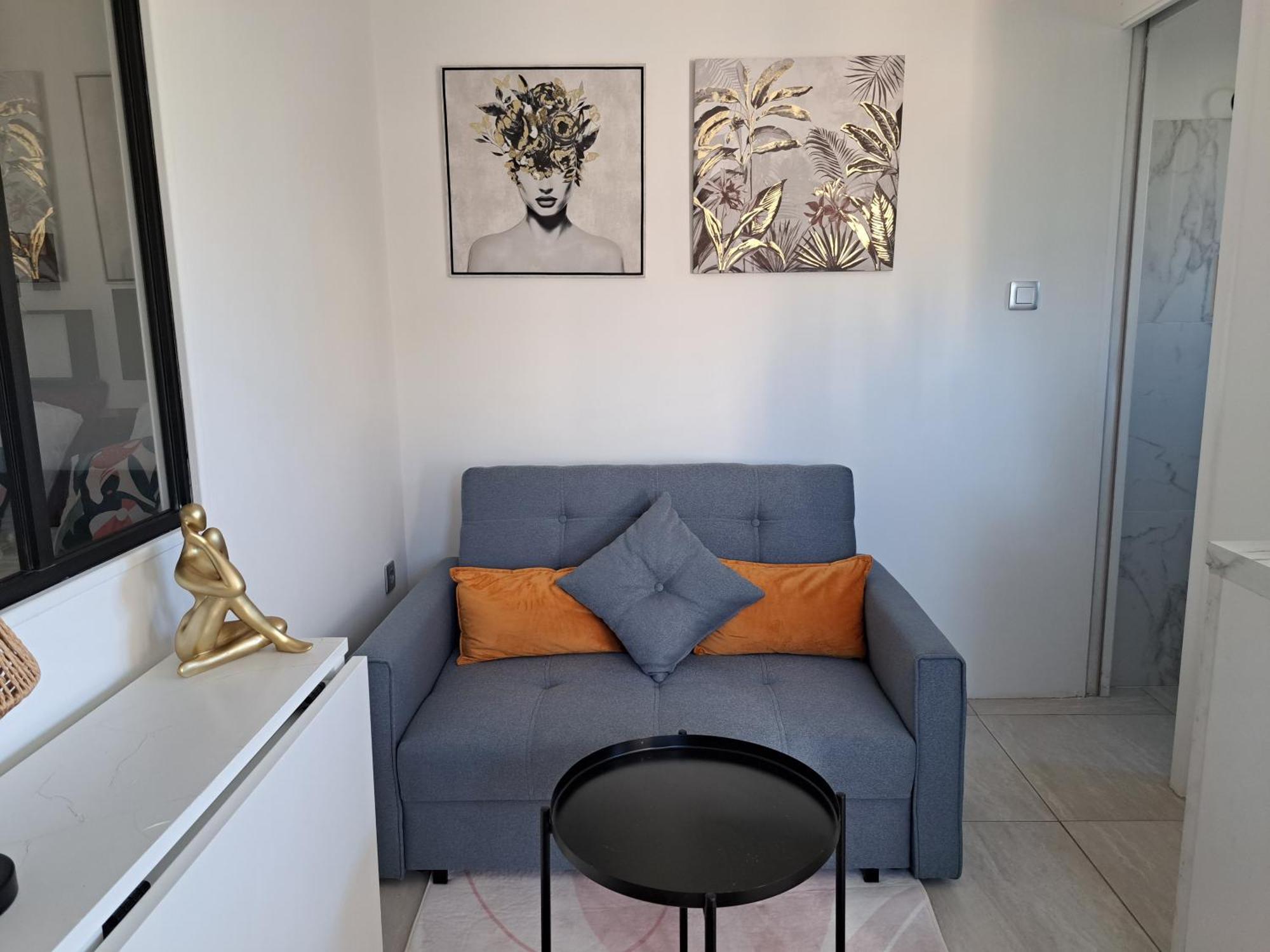 Seduisant Studio Avec Cour Privative La Crau Bagian luar foto
